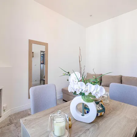 Cozy One Bedroom - Heart Of